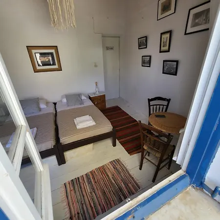 Manolia House
