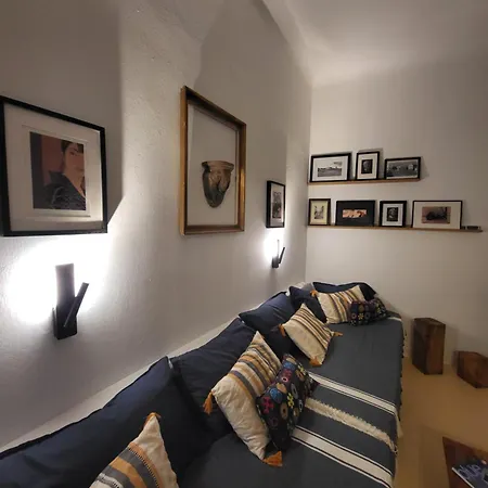 Manolia House *