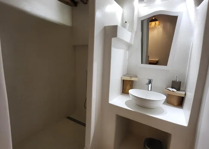 Manolia House * פארוס